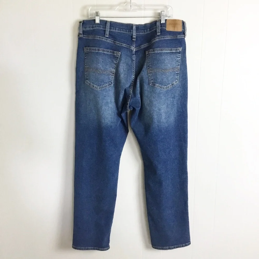 Levis Mens Jeans Size 38X32 Pants